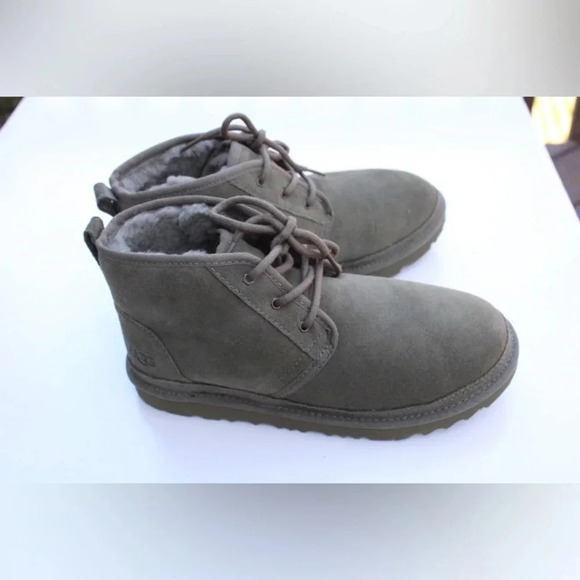 NWOT UGG Neumel boots - Picture 10 of 15